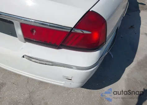 2000 Mercury Grand Marquis Gs z USA, uszkodzony, nr VIN 2MEFM74W1YX627789